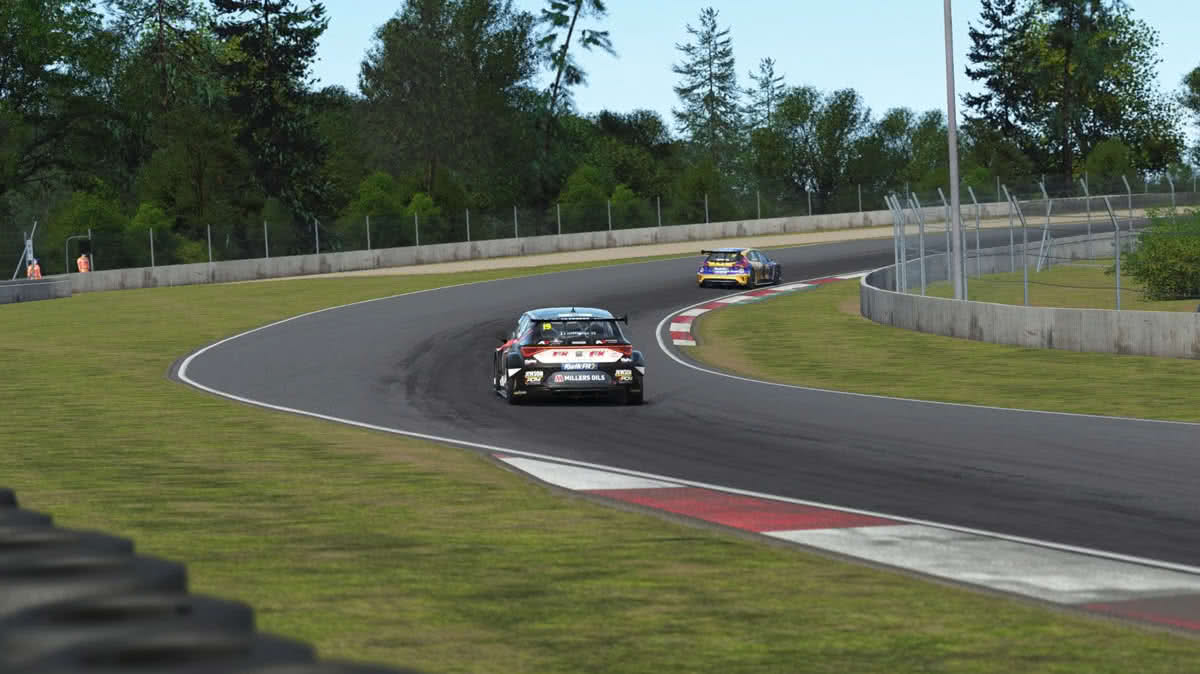 Circuit Zolder BTCC touring car in-game shot